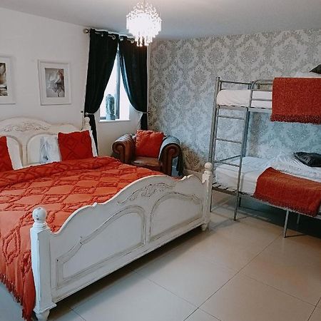 The White Dove Bed And Breakfast With Glamping Newark Showground Bagian luar foto
