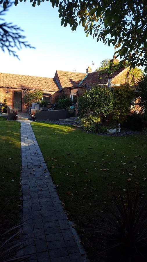 The White Dove Bed And Breakfast With Glamping Newark Showground Bagian luar foto